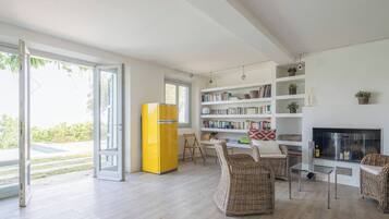 Villa, 4 chambres, piscine privée, vue jardin | Salle de séjour