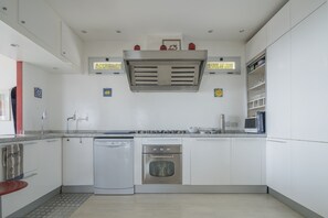 Villa, 4 Bedrooms, Smoking, Private Pool | Interior