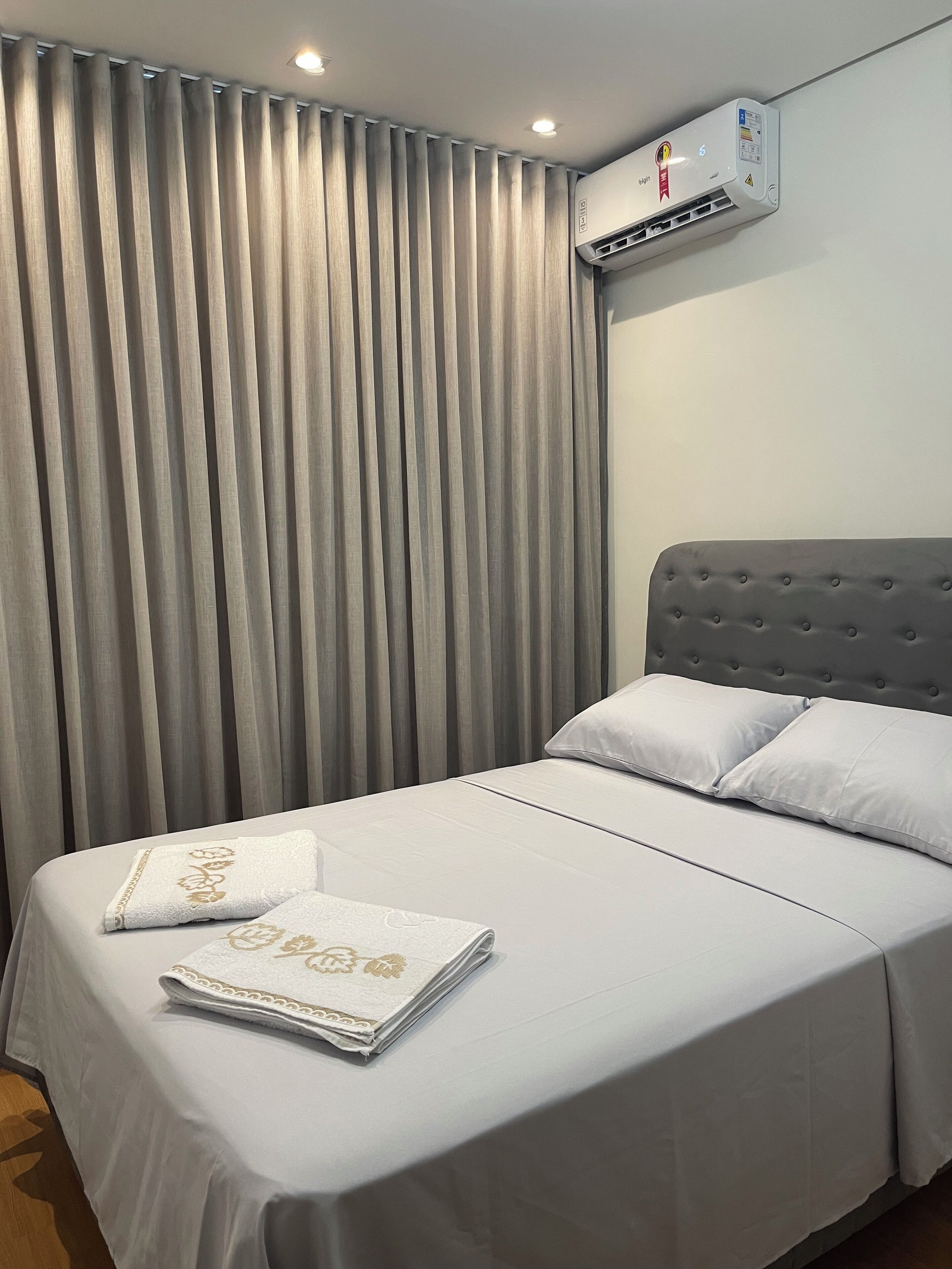 2 quartos, ferros/tábuas de passar roupa, Wi-Fi, roupa de cama