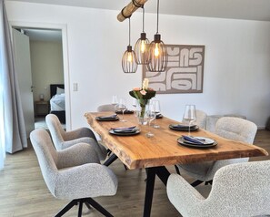 Apartment | Dining