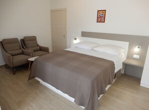 Estudio (Studio Apartment with Balcony ( owner) | 5 habitaciones y wifi gratis 