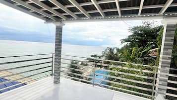 House, 3 Bedrooms, Accessible, Private Pool | Balcony