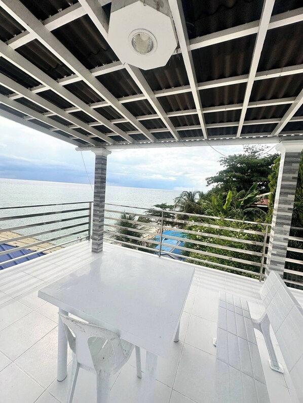 Ferienhaus, 3 Schlafzimmer, barrierefrei, eigener Pool | Balkon