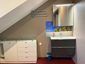 Apartment | Bathroom