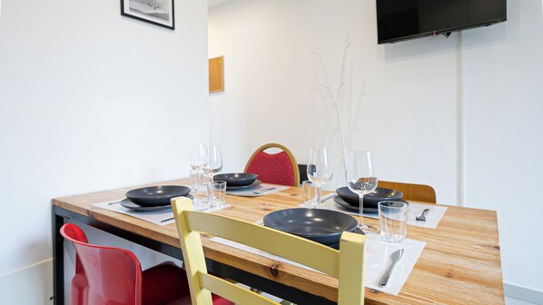 Microwave, espresso maker, electric kettle, highchair