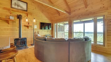 House (1 Bedroom) | Interior