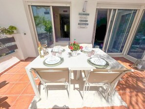 Apartment, 3 Bedrooms, Accessible, Balcony | Dining room