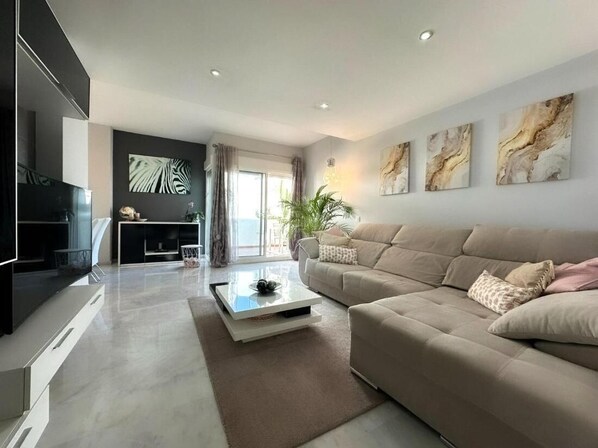 Apartment, 3 Bedrooms, Accessible, Balcony | Living room