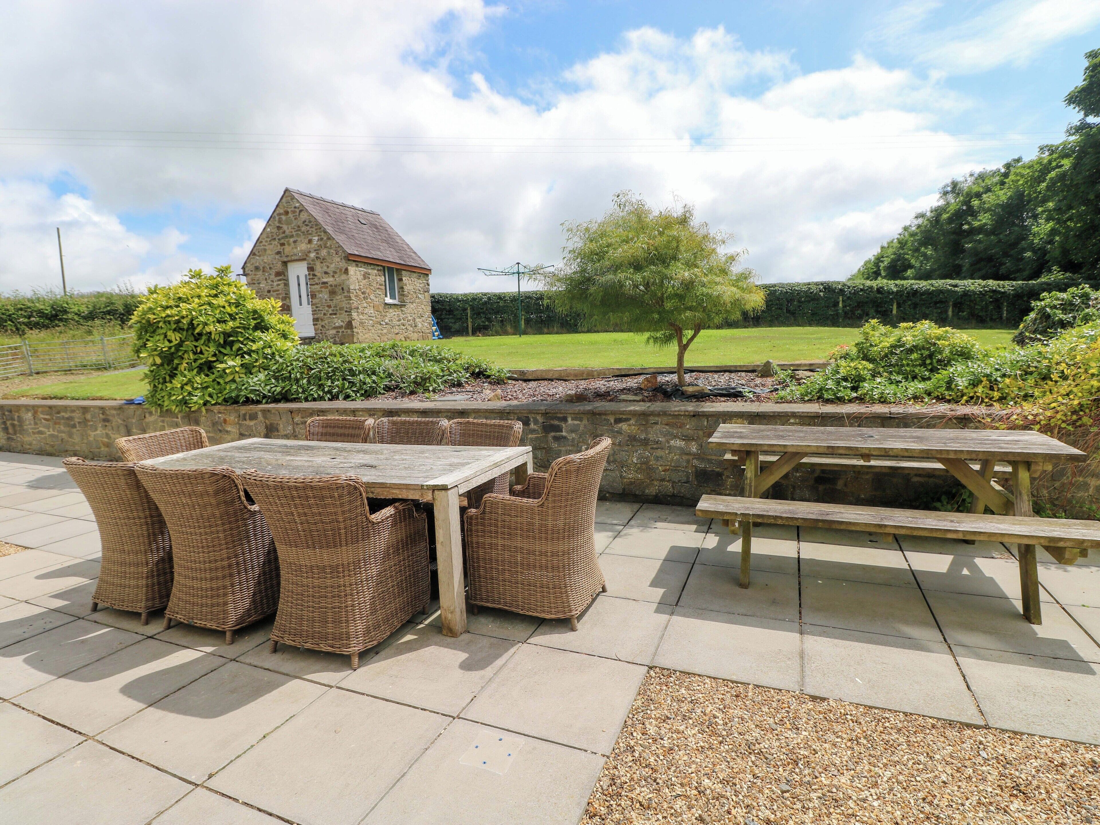 屋外ダイニングエリア