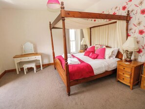 8 habitaciones, decoración personalizada y muebles diferentes 
