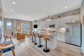 4 habitaciones, escritorio y acceso a internet 