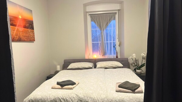 2 bedrooms, iron/ironing board