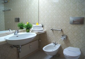 Apartment | Bathroom