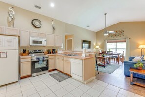 House (4 Bedrooms) | Interior