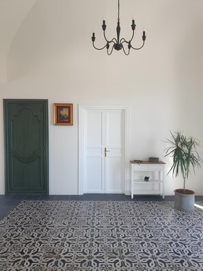 Room, 1 Bedroom, Smoking, Terrace | Bahagian dalam