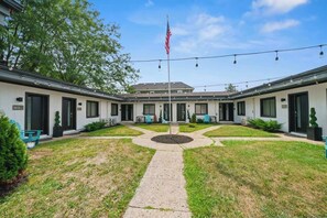 開放式客房, 1 張加大雙人床, 廚房, 花園景觀 (Chic City Retreat 99) | 客房景觀