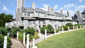 Townhome, 2 Bedrooms | Bahagian luar
