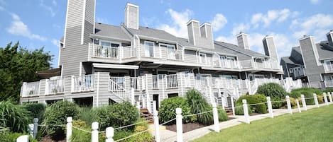 Townhome, 2 Bedrooms | Exterior