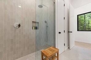 House, 3 Bedrooms, Accessible, Patio | Bathroom