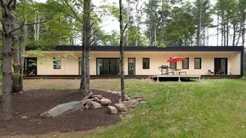 Casa, 3 habitaciones, con acceso para personas discapacitadas, patio | Jardín