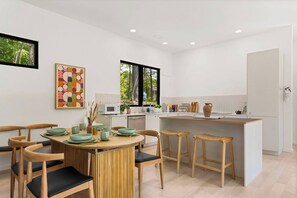 House, 3 Bedrooms, Accessible, Patio | Dining room