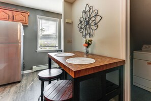 Apartment (1 Bedroom) | Interior - Walk to Town: Charming Unit w/ Balcony in Bedford! (Bedford)