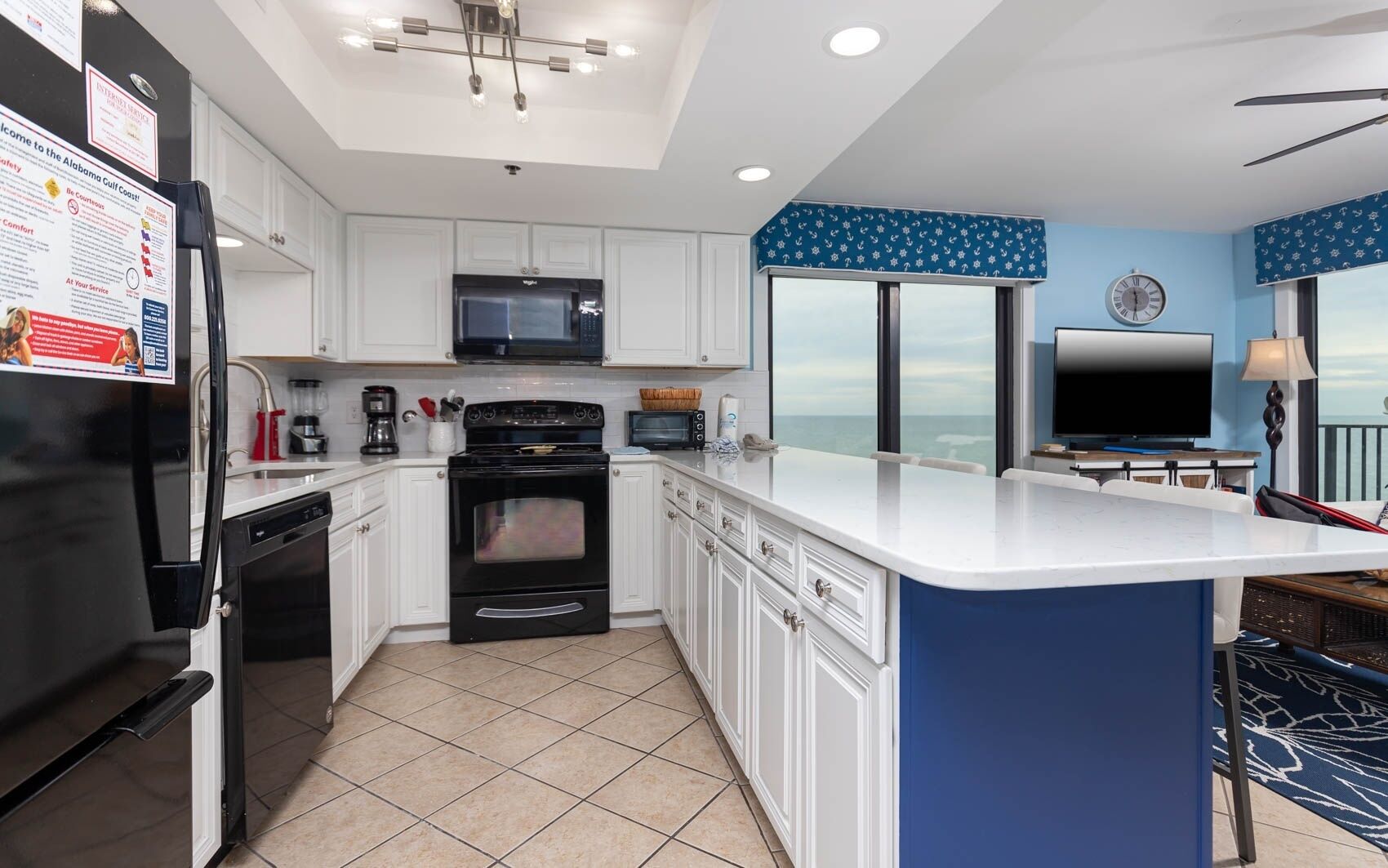 Condo, 3 Bedrooms | Private kitchen | Fridge, oven, coffee/tea maker