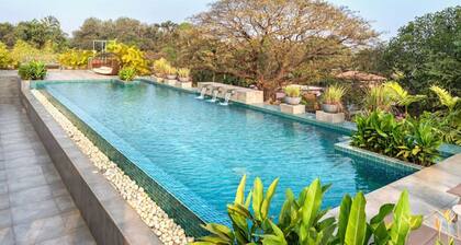 Modern 2bhk w Pool Access 5km to Coco Beach