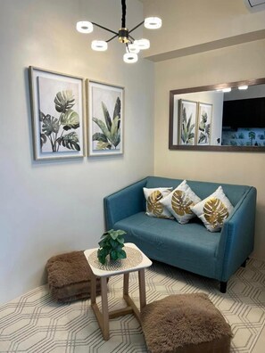 Shared Dormitory, 1 Bedroom, Accessible, Smoking | Living room