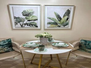 Shared Dormitory, 1 Bedroom, Accessible, Smoking | Dining room