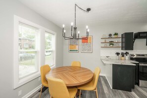 House, Multiple Beds, Patio, Garden View (Modern Cincy Home) | Dining