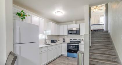 4 Mi to Dtwn: Charming Retreat in Wichita!