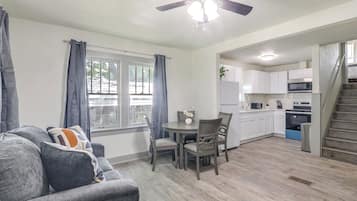 House (3 Bedrooms) | Front of property