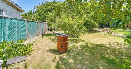 11 Mi to Arcata Bay: Home w/ Garden in Blue Lake!