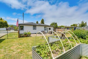 House (2 Bedrooms) | Interior - 11 Mi to Arcata Bay: Home w/ Garden in Blue Lake! (Blue Lake)