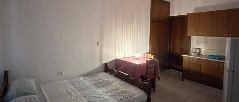 1 bedroom, iron/ironing board, WiFi, bed sheets