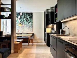 Micro-ondes, four, plaque de cuisson, lave-vaisselle