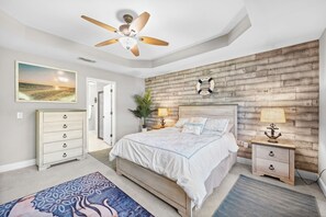 3 chambres, fer et planche à repasser, Wi-Fi, draps fournis