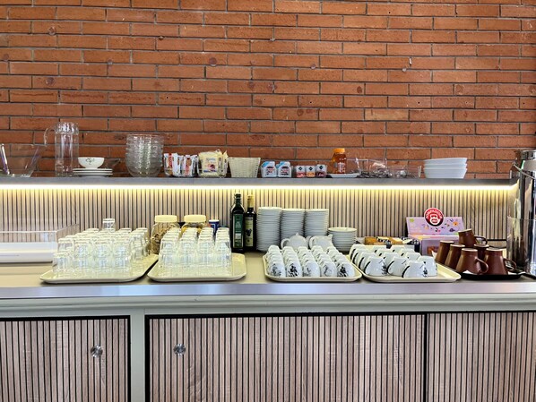 Dagelijks ontbijtbuffet (EUR 10 per persoon)