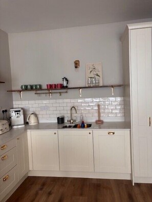 Private kitchen - City Victorian Townhouse Cork, Kennedy Park (Cork)