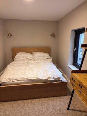 4 chambres, fer et planche à repasser, Wi-Fi, literie fournie