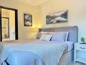 2 habitaciones, tabla de planchar con plancha, cuna de viaje y wifi 