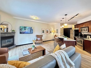 TV, fireplace