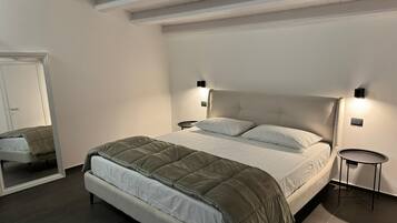 6 bedrooms, WiFi, bed sheets