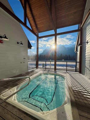 Bain à remous extérieur