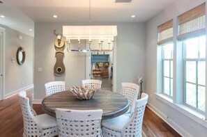 Rumah, Beberapa Tempat Tidur (Cypress Cottage) | Tempat makan