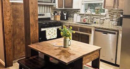 Peace and Sunshine I 3-bedroom house I WiFi I AC I Midwest City