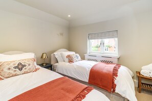 3 عدّة غرف نوم وبديكورات فريدة لكل غرفة وطراز فريد لكل وحدة