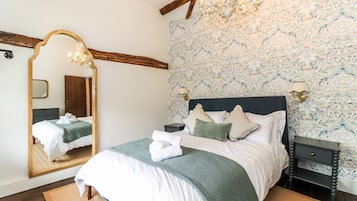 3 bedrooms, individually decorated, individually furnished, free WiFi