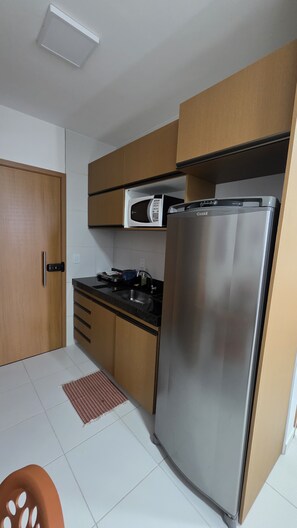 Comfort Apartment, Courtyard View | Private kitchen | Fridge, microwave, stovetop